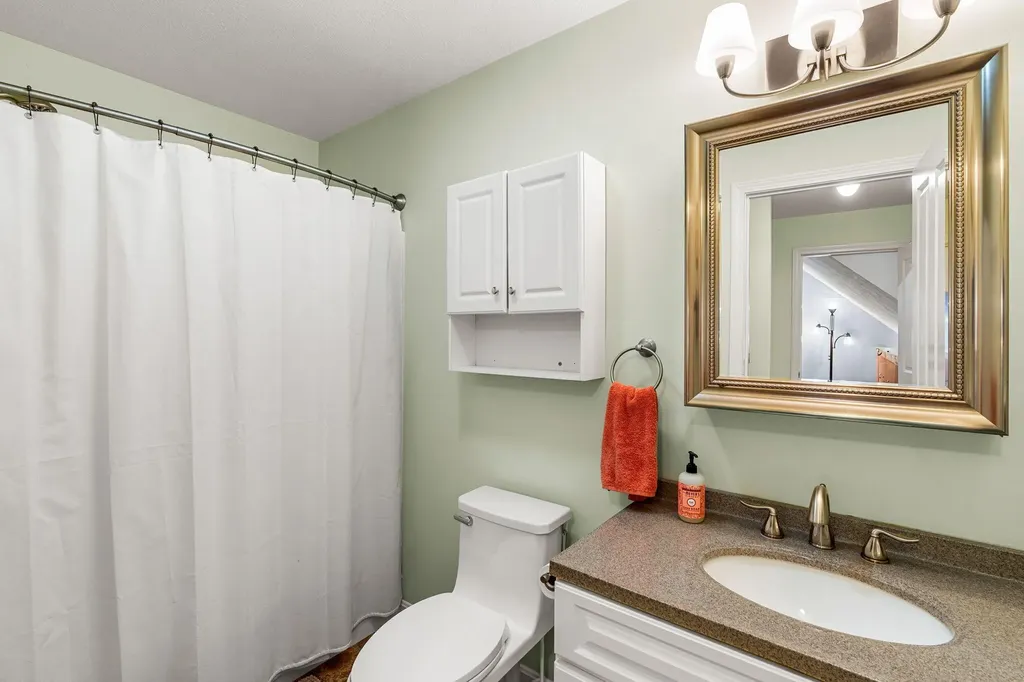 9 Roseberry Lane Kittery ME 03904