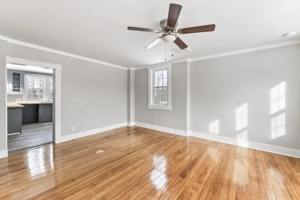 569 Middle Road Dresden ME 04342