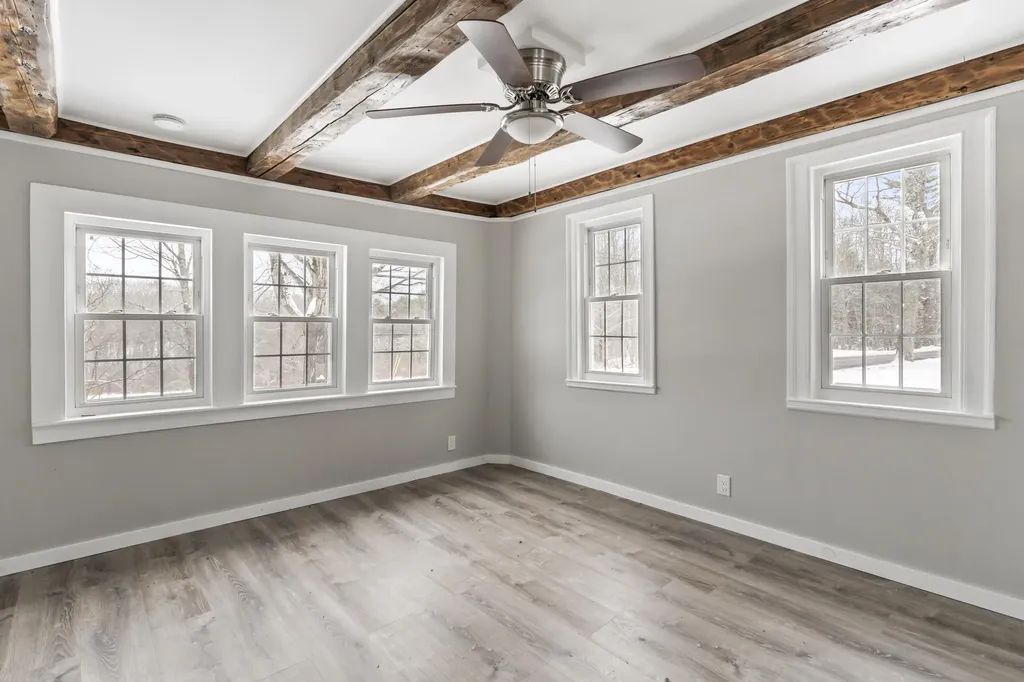 569 Middle Road Dresden ME 04342
