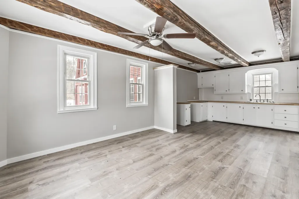 569 Middle Road Dresden ME 04342