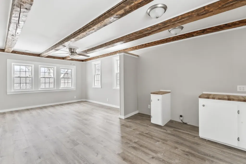 569 Middle Road Dresden ME 04342