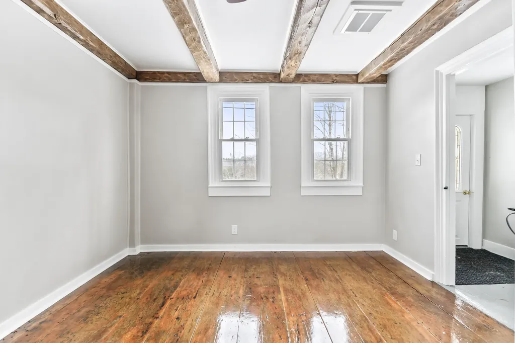 569 Middle Road Dresden ME 04342