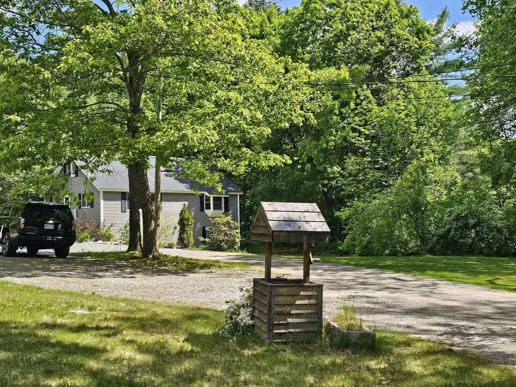 34 Carsley Road Harrison ME 04040