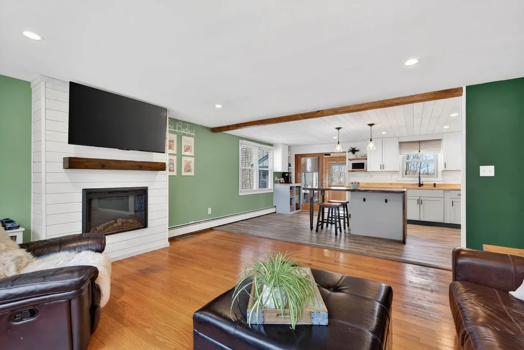 102 Running Brook Road Windham ME 04062