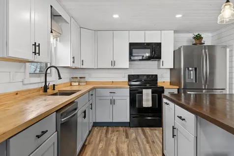 102 Running Brook Road Windham ME 04062