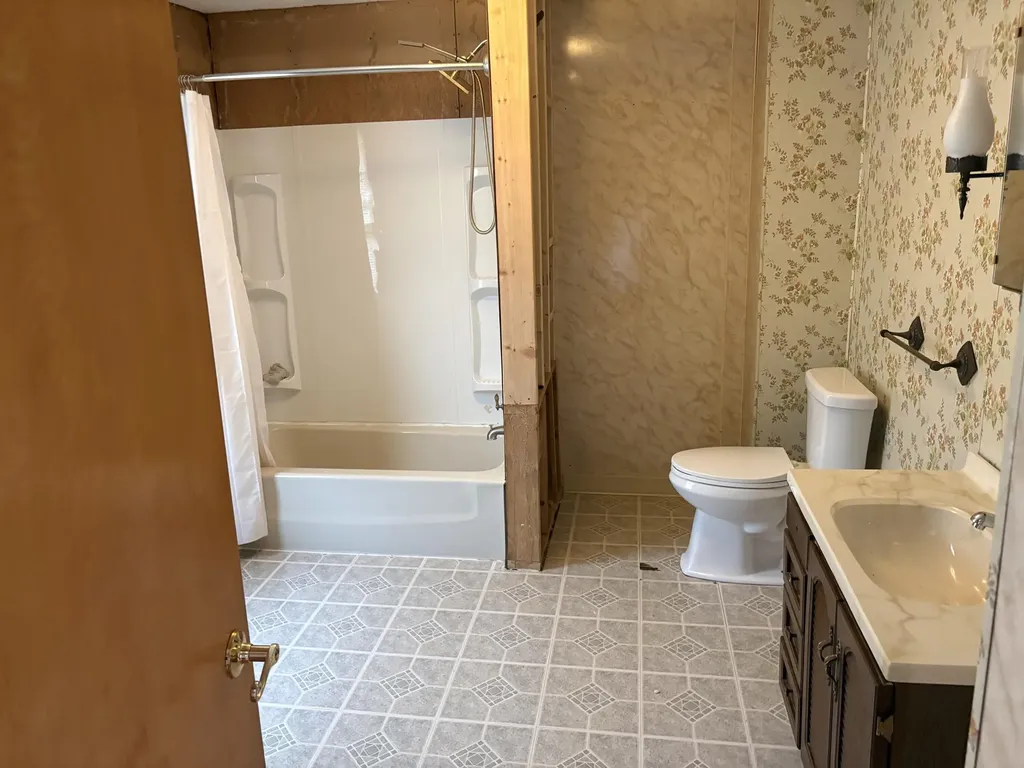 37 Cedar Street East Millinocket ME 04430