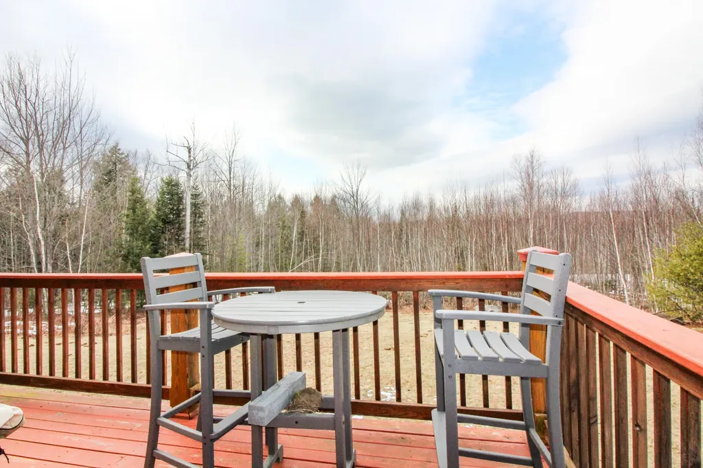30 Indias Way Greenwood ME 04255