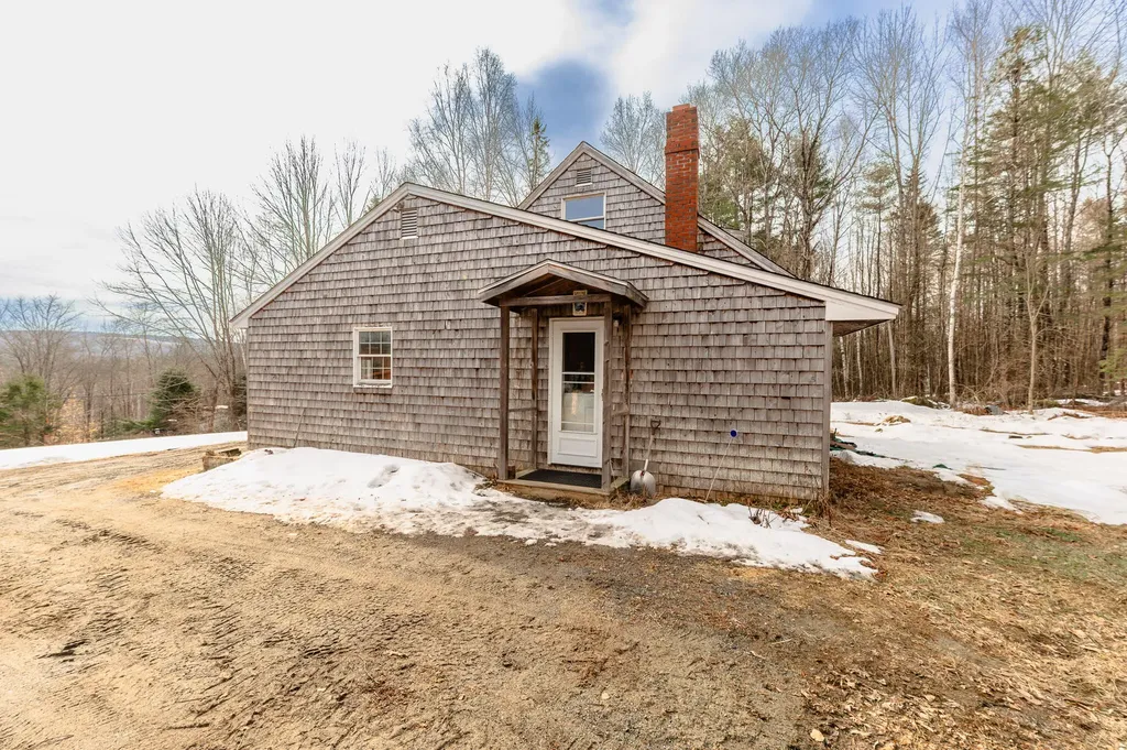 468 New Vineyard Road Farmington ME 04938