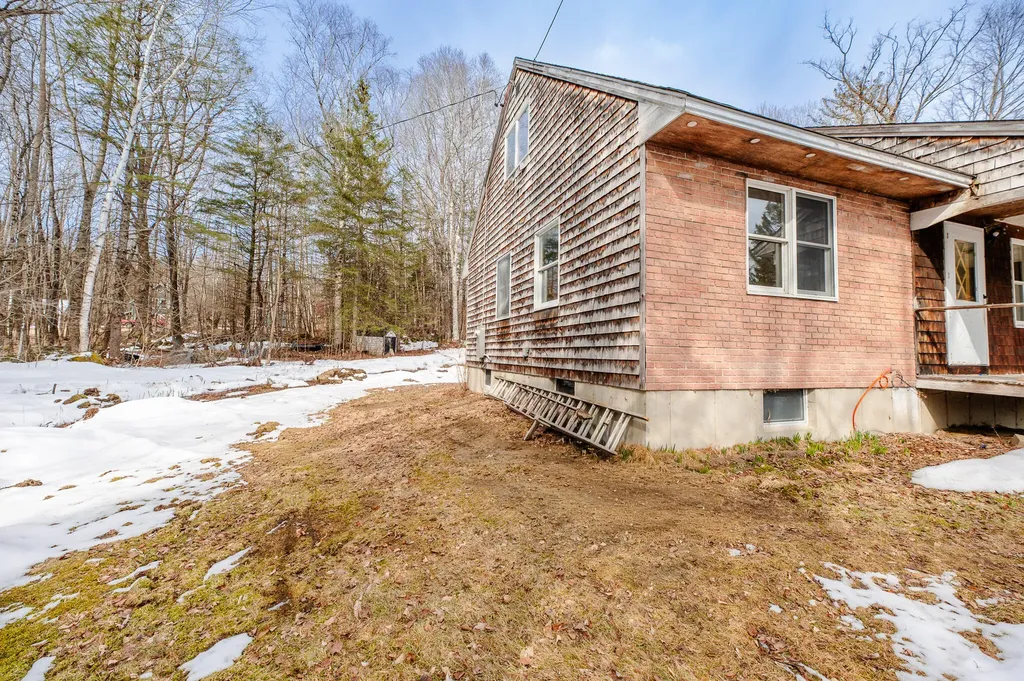 468 New Vineyard Road Farmington ME 04938