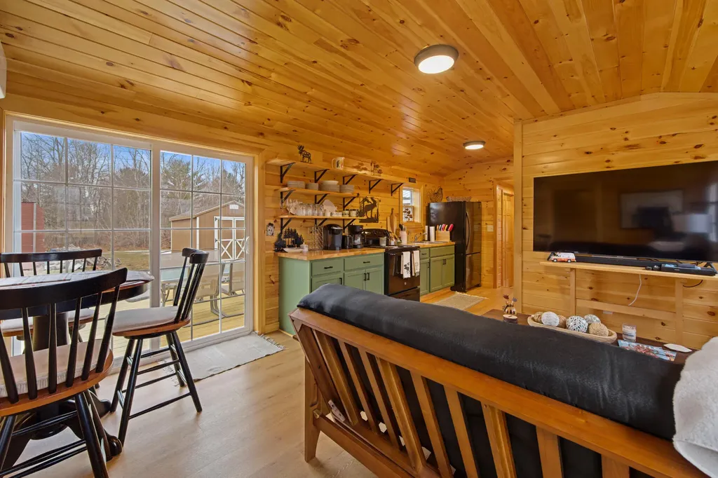 24 Indian Heights Drive Saint Albans ME 04971
