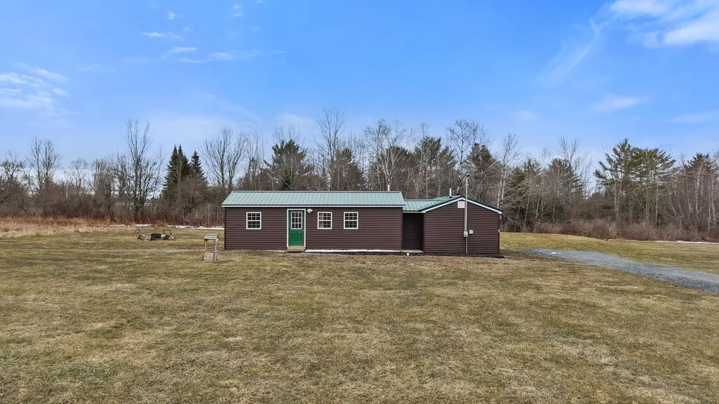 24 Indian Heights Drive Saint Albans ME 04971
