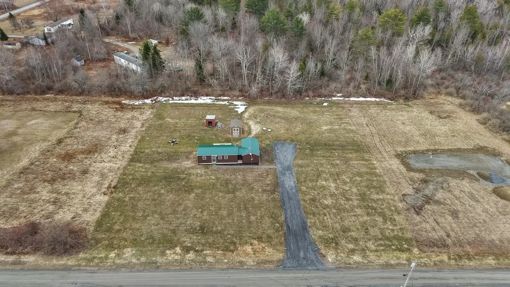 24 Indian Heights Drive Saint Albans ME 04971