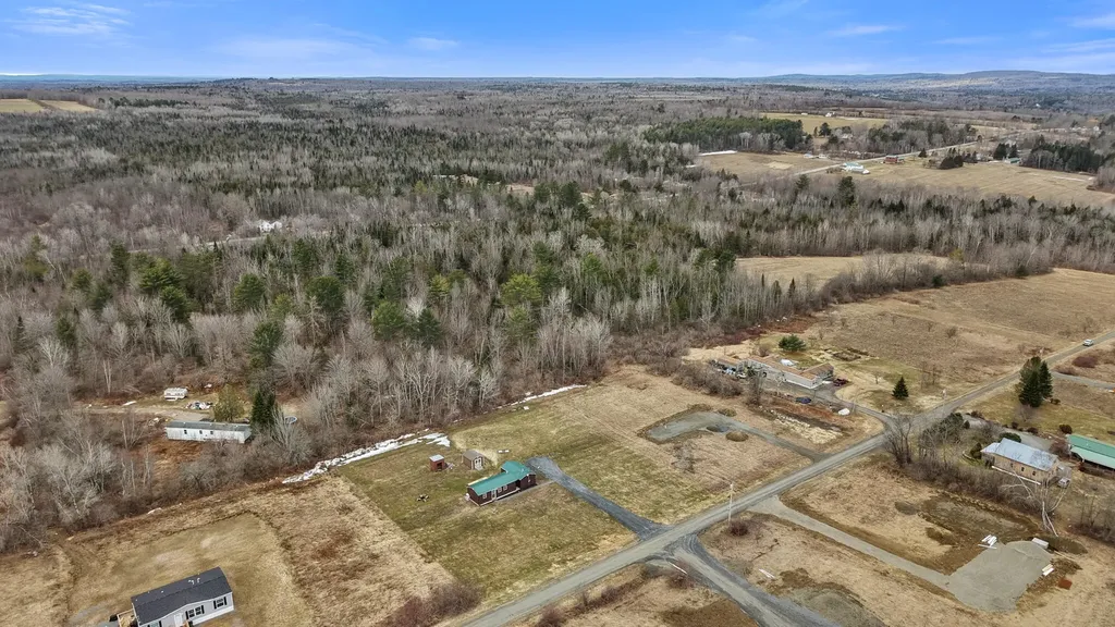 24 Indian Heights Drive Saint Albans ME 04971
