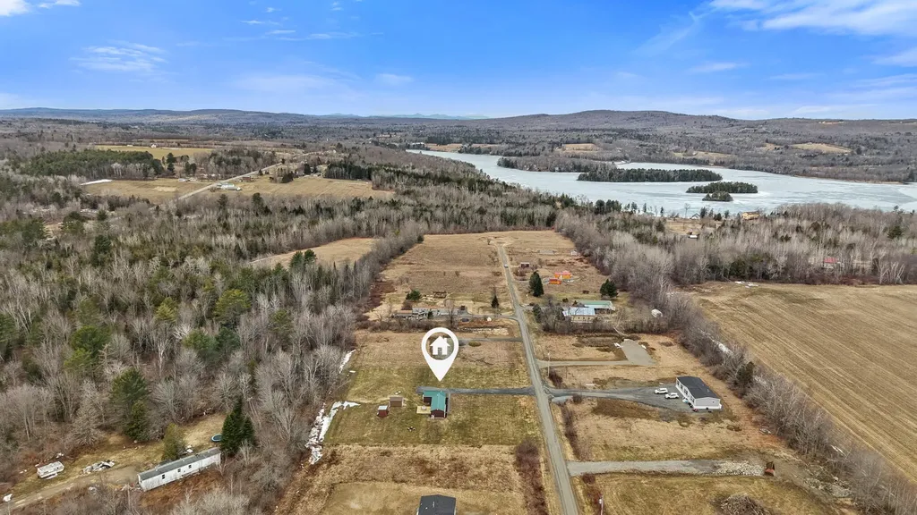 24 Indian Heights Drive Saint Albans ME 04971