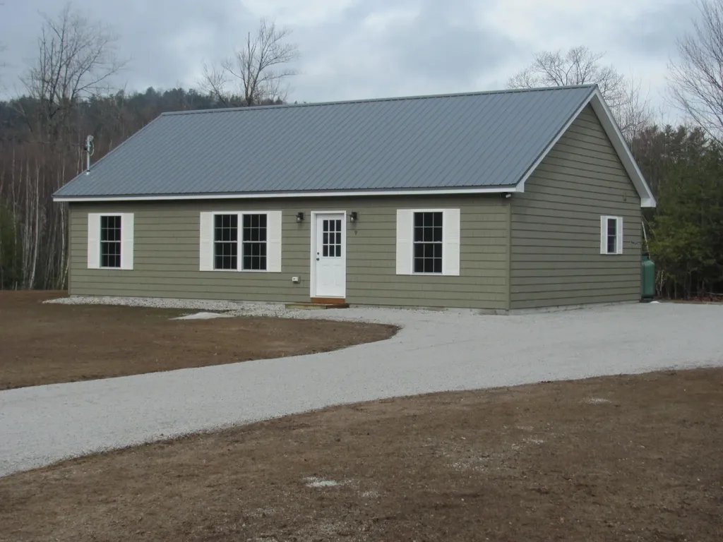 9 Wyatts Way Oxford ME 04270