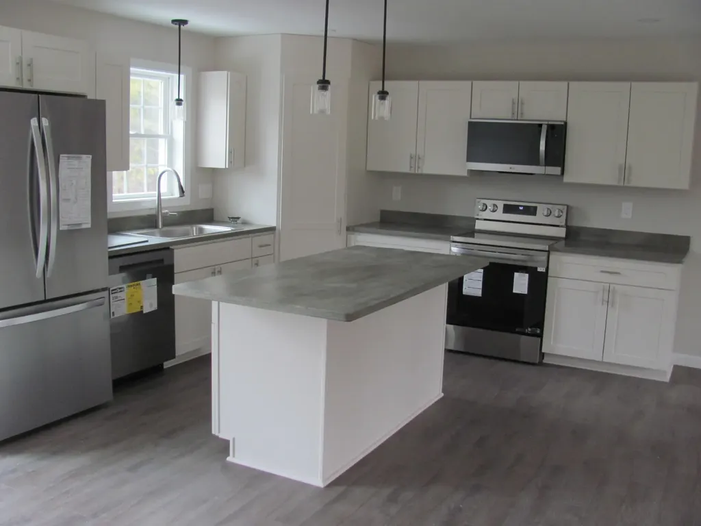 9 Wyatts Way Oxford ME 04270