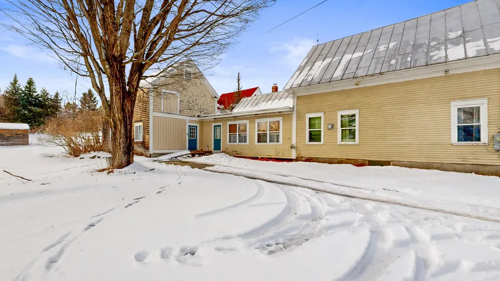 18 Temple Road Wilton ME 04294