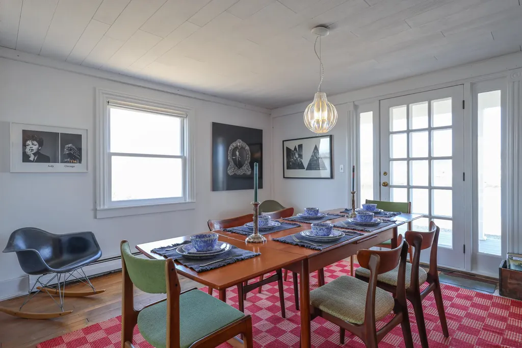27 Clamshell Alley Vinalhaven ME 04863