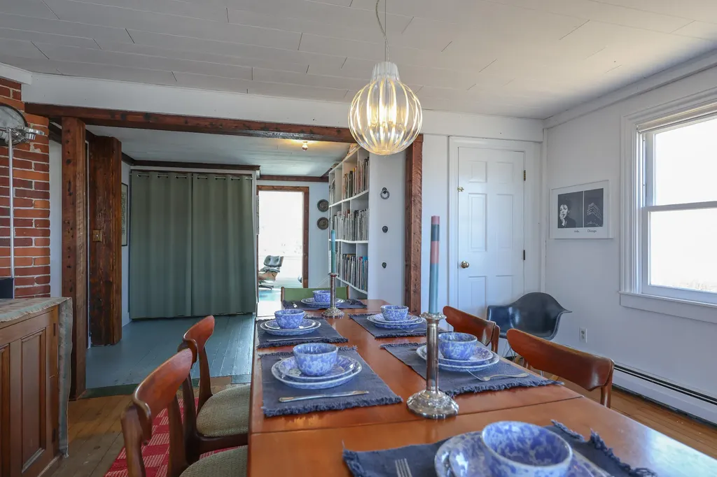 27 Clamshell Alley Vinalhaven ME 04863
