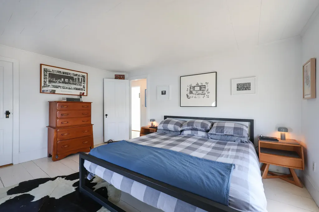 27 Clamshell Alley Vinalhaven ME 04863