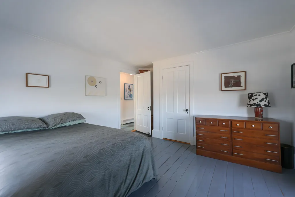 27 Clamshell Alley Vinalhaven ME 04863