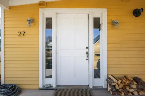 27 Clamshell Alley Vinalhaven ME 04863