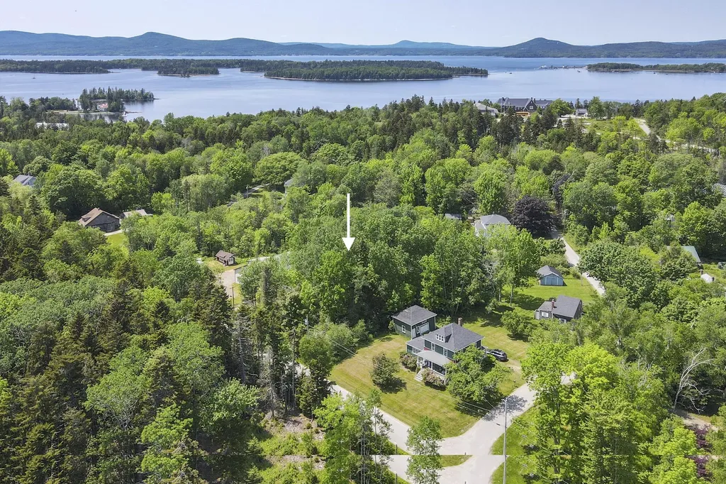Lot 23 Map 39 Babbidge Road Islesboro ME 04848