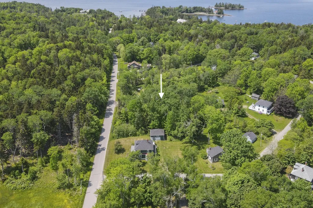 Lot 23 Map 39 Babbidge Road Islesboro ME 04848