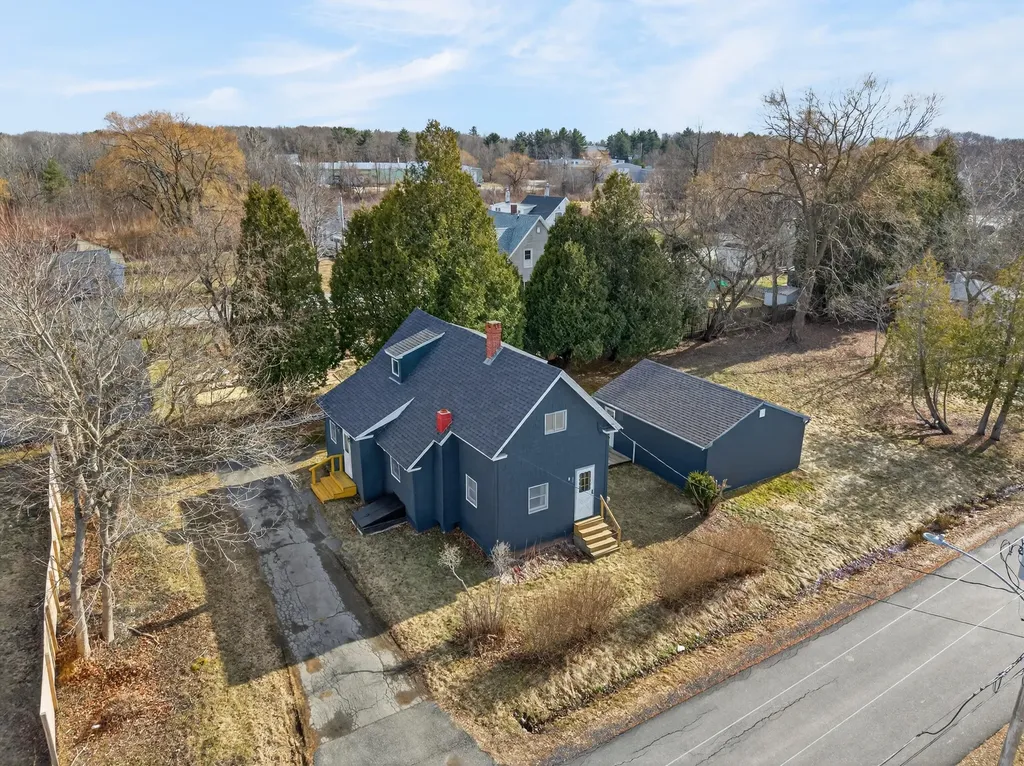 8 Autumn Street Rockland ME 04841