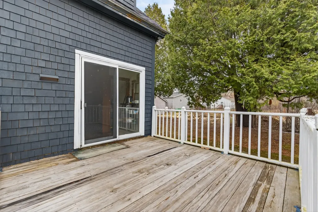 8 Autumn Street Rockland ME 04841