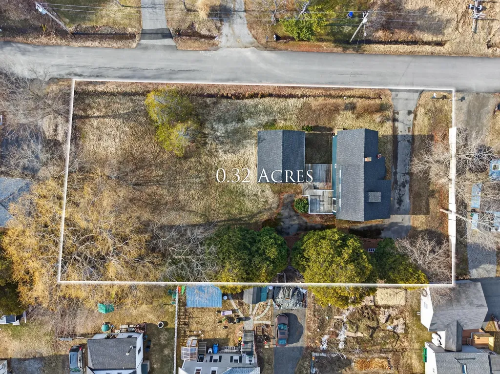 8 Autumn Street Rockland ME 04841