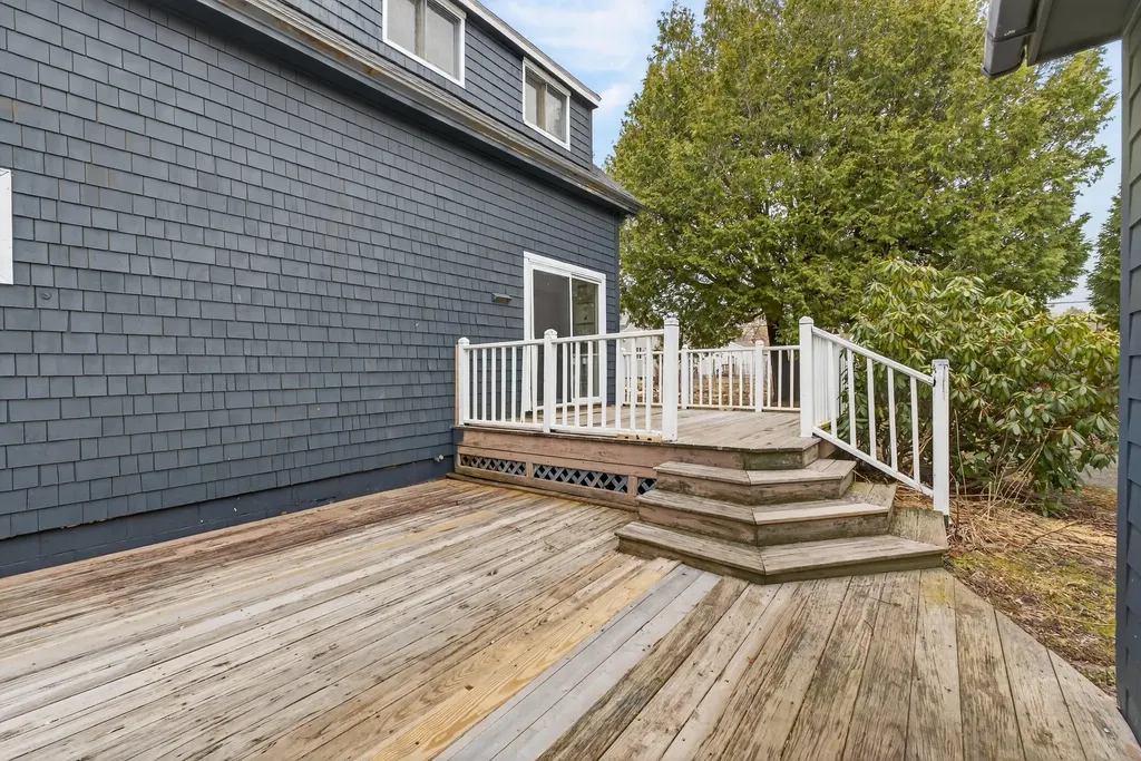 8 Autumn Street Rockland ME 04841