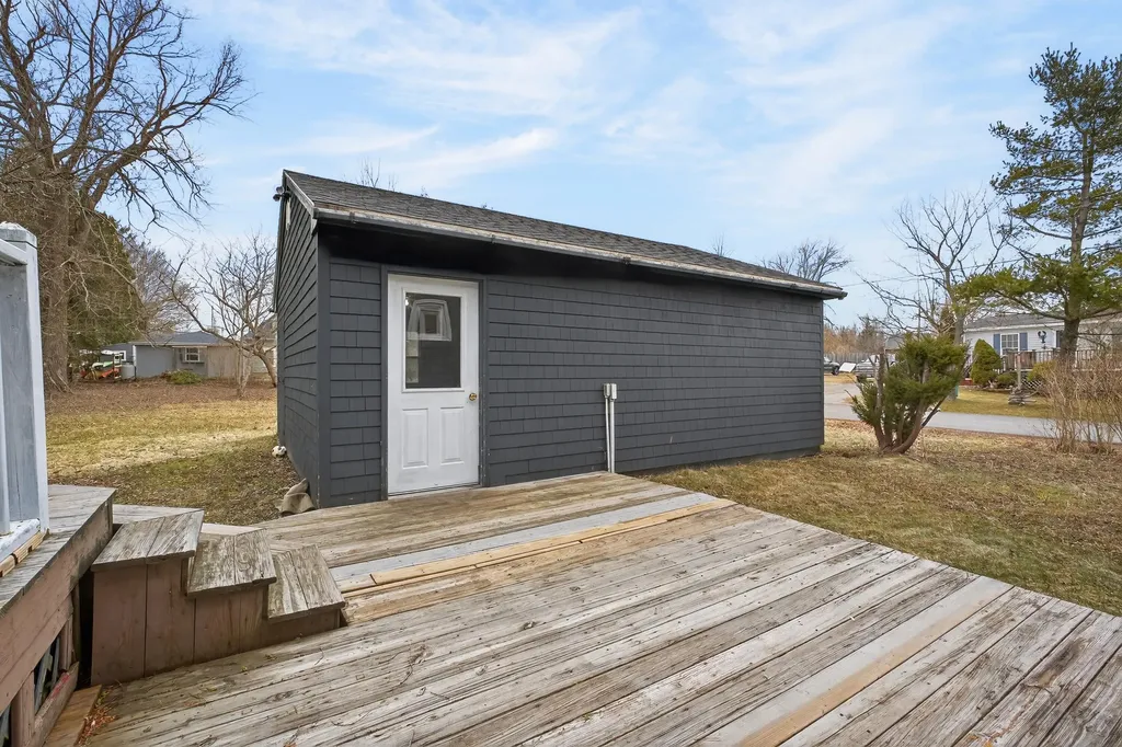8 Autumn Street Rockland ME 04841