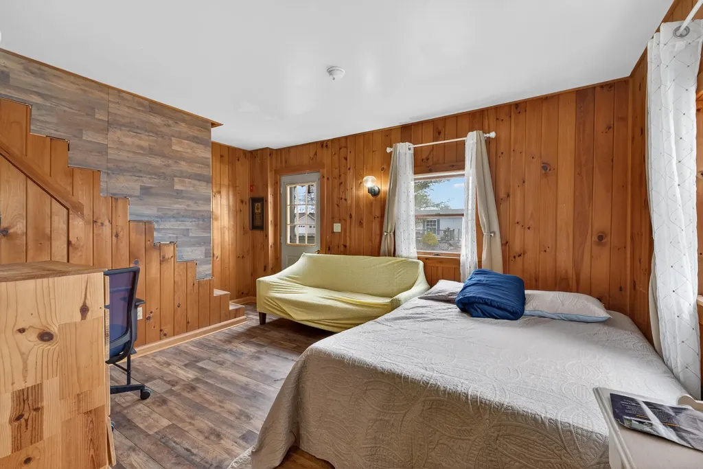8 Autumn Street Rockland ME 04841