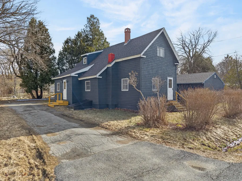 8 Autumn Street Rockland ME 04841