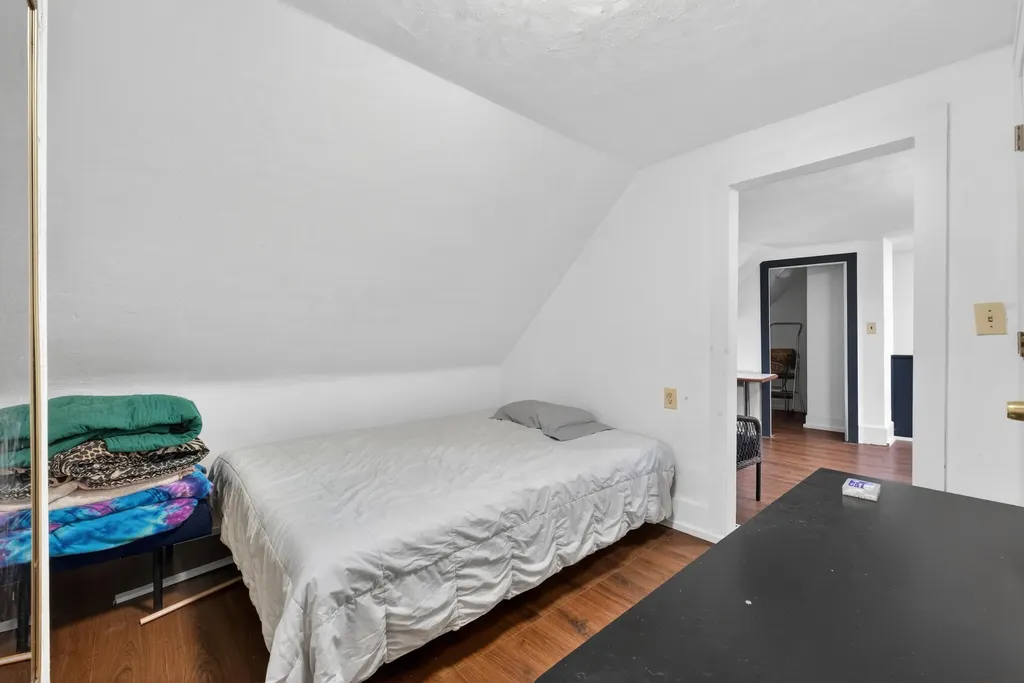8 Autumn Street Rockland ME 04841