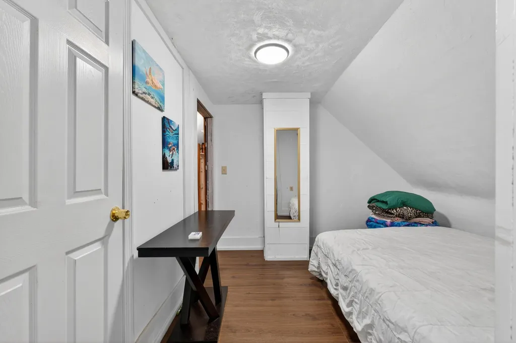 8 Autumn Street Rockland ME 04841