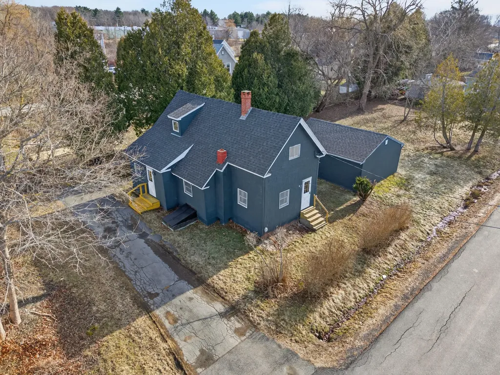 8 Autumn Street Rockland ME 04841