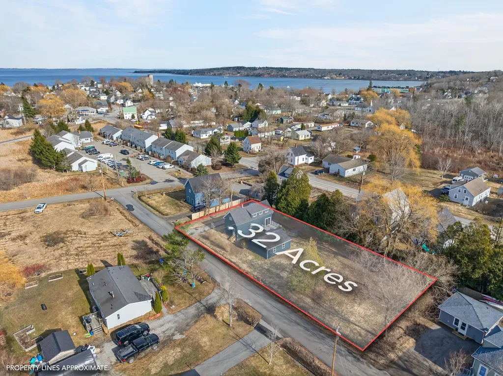 8 Autumn Street Rockland ME 04841