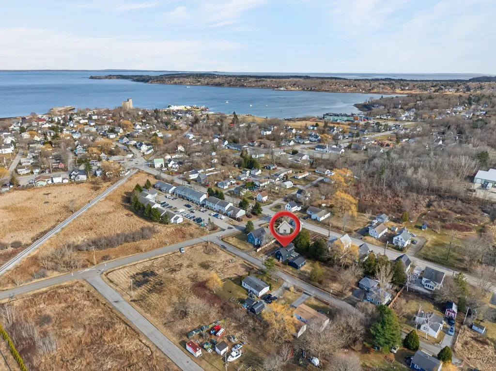 8 Autumn Street Rockland ME 04841