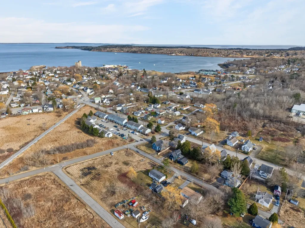 8 Autumn Street Rockland ME 04841