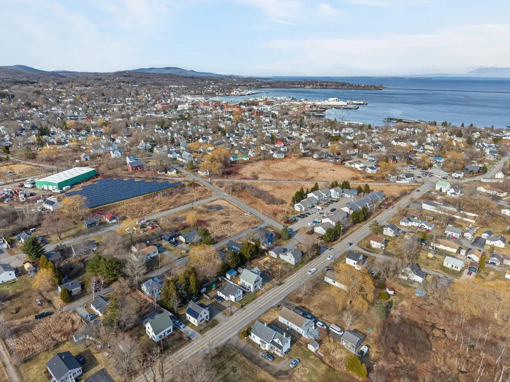 8 Autumn Street Rockland ME 04841