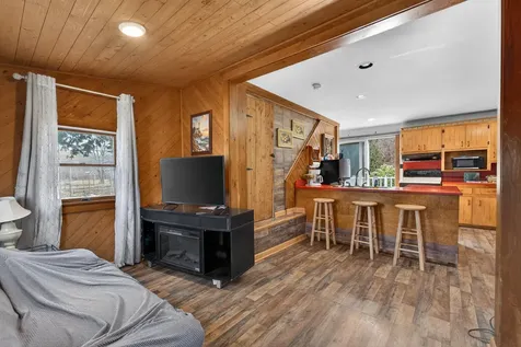 8 Autumn Street Rockland ME 04841