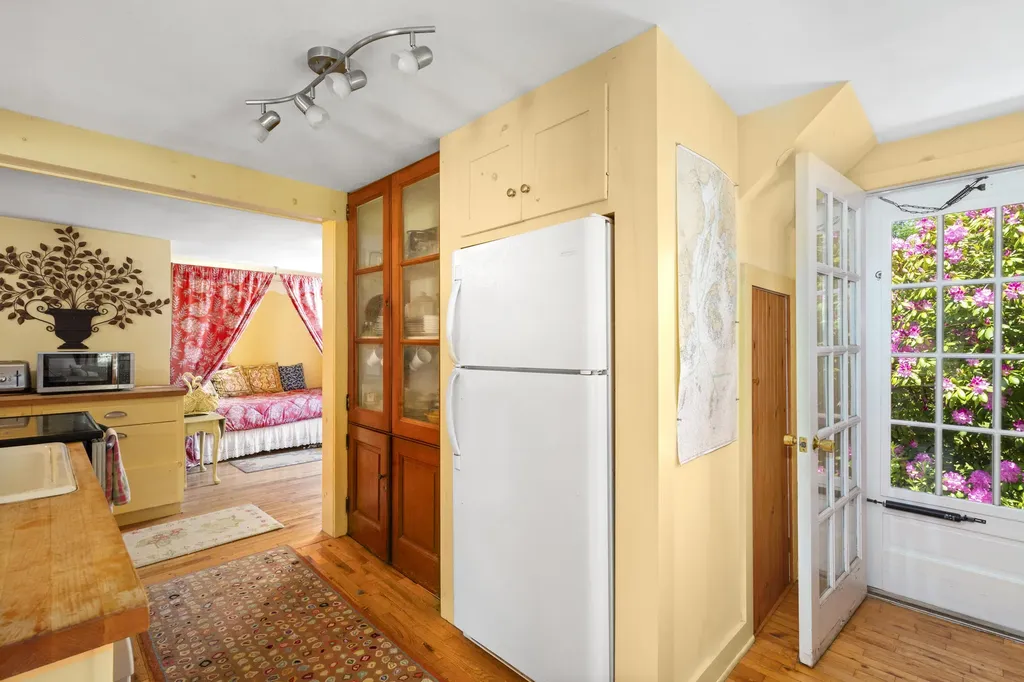 108 Colony Road Islesboro ME 04848