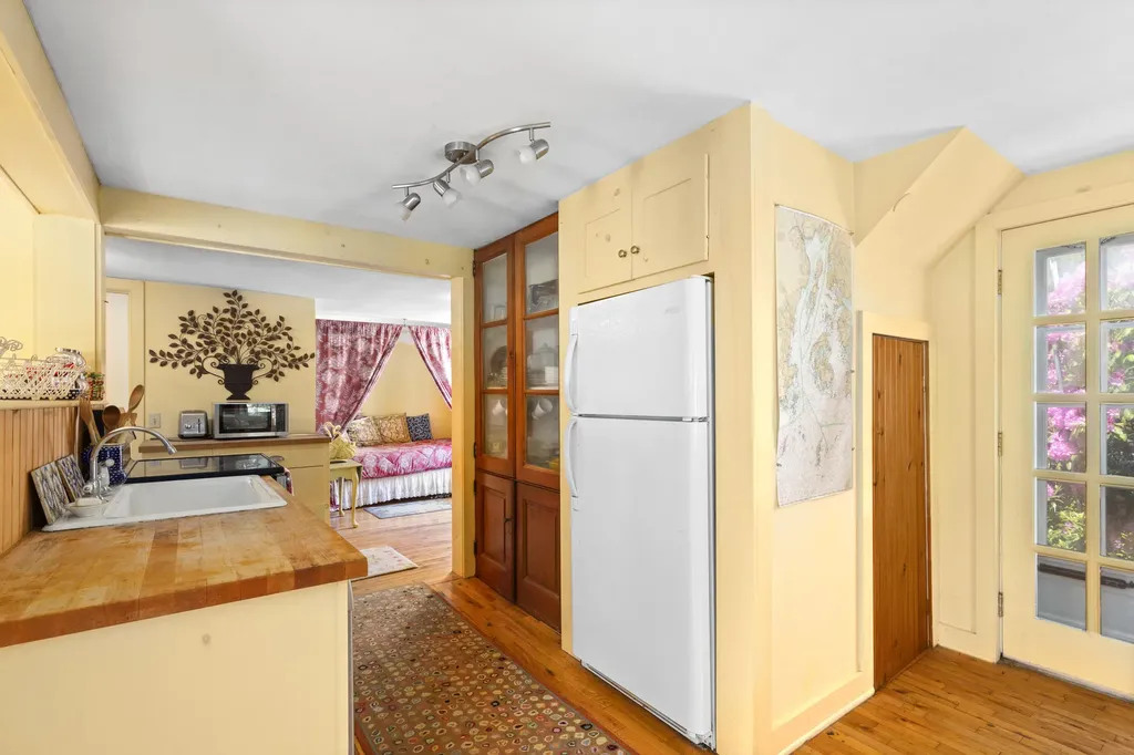 108 Colony Road Islesboro ME 04848
