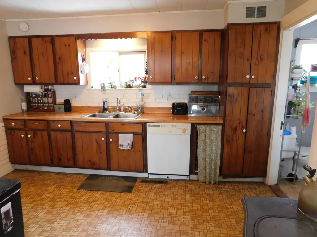 943 Beckwith Road Cornville ME 04976