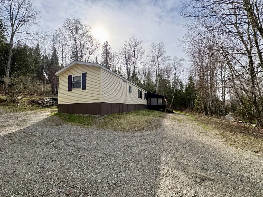36 Springfield Road Winn ME 04495