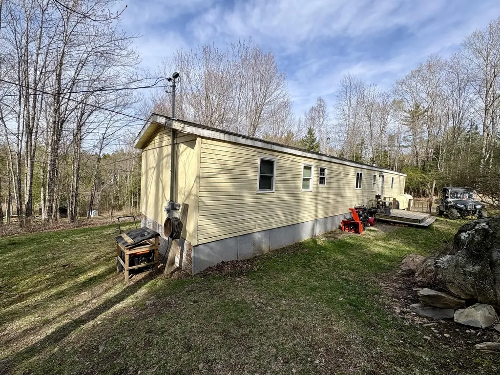36 Springfield Road Winn ME 04495