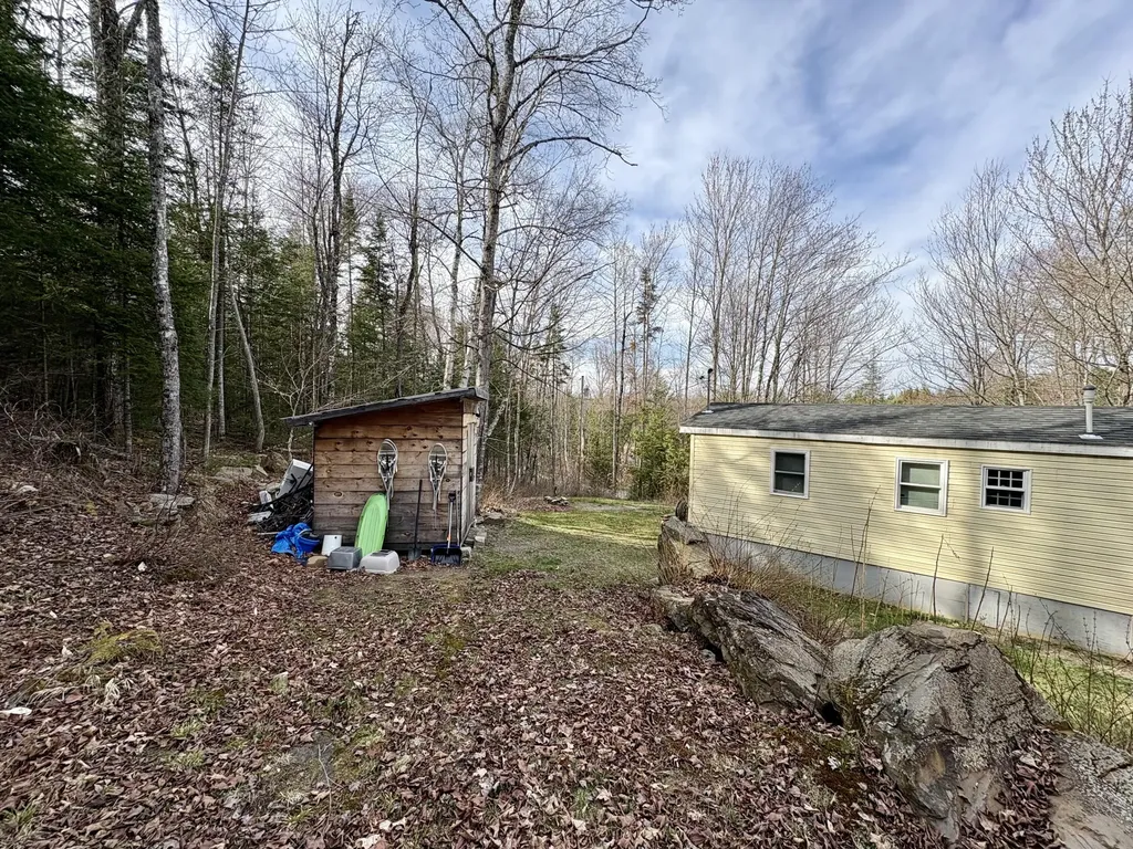 36 Springfield Road Winn ME 04495