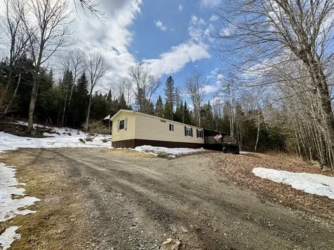 36 Springfield Road Winn ME 04495